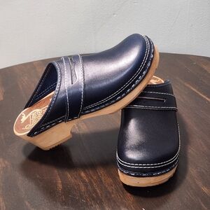 Swedish Wooden Mengen Clogs Orthopedic Shoes Leather Navy Blue Size 38 NWOB